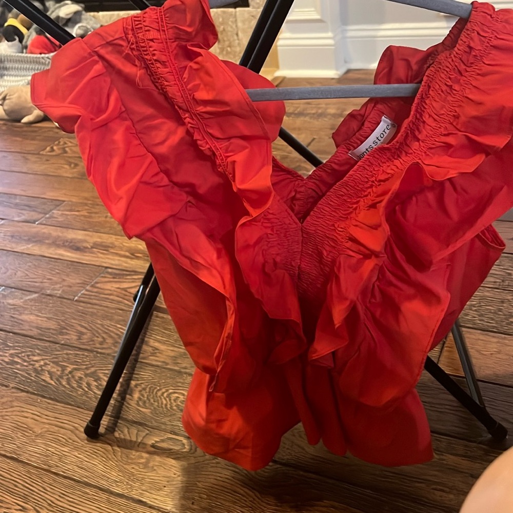Pants store large red shirt